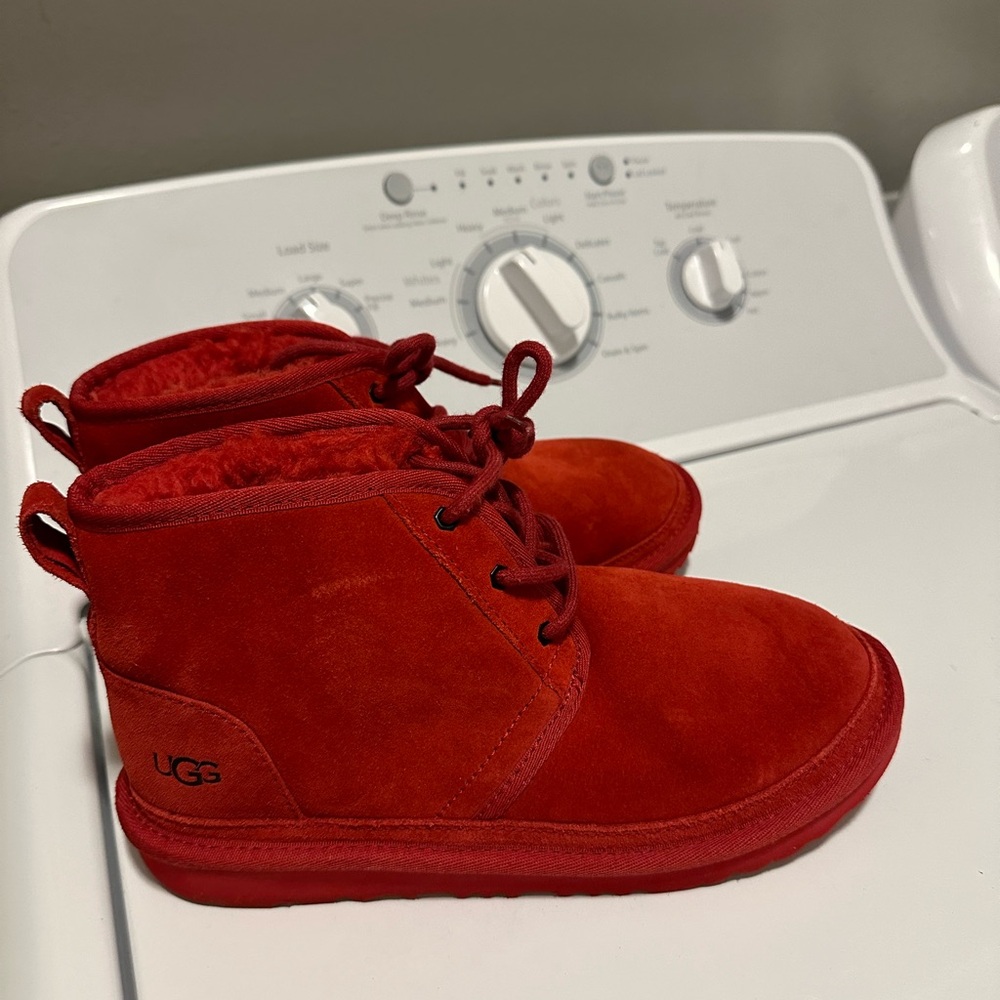 Women’s/ Kids Uggs